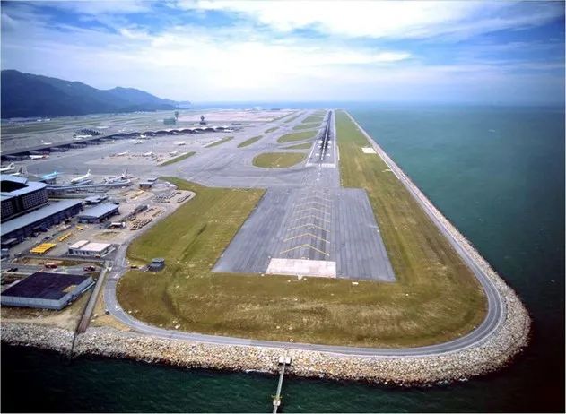 香港國際機(jī)場(chǎng)三跑道填海造陸工程